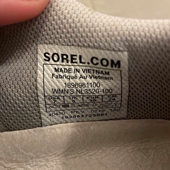Sorel white tennis shoes - Picture 4 of 4